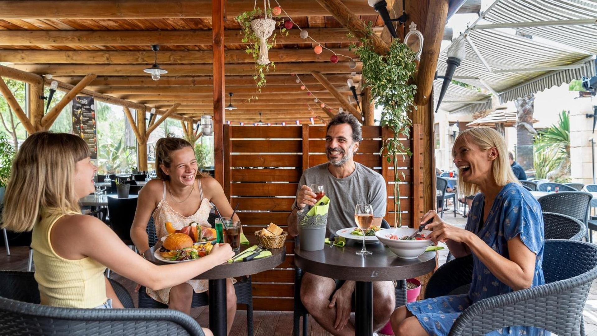 Camping Les Palmiers Йер Экстерьер фото